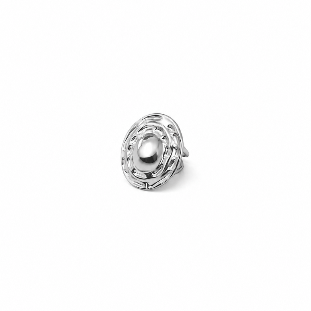 Anello elegante in acciaio inox color argento, resistente all'acqua e ipoallergenico.